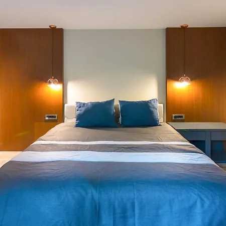 Sleeps 8 With Pool Air Con And Wifi * Bitez